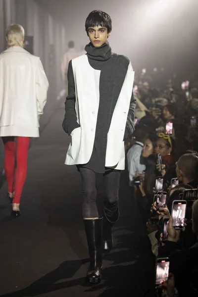 Look 8